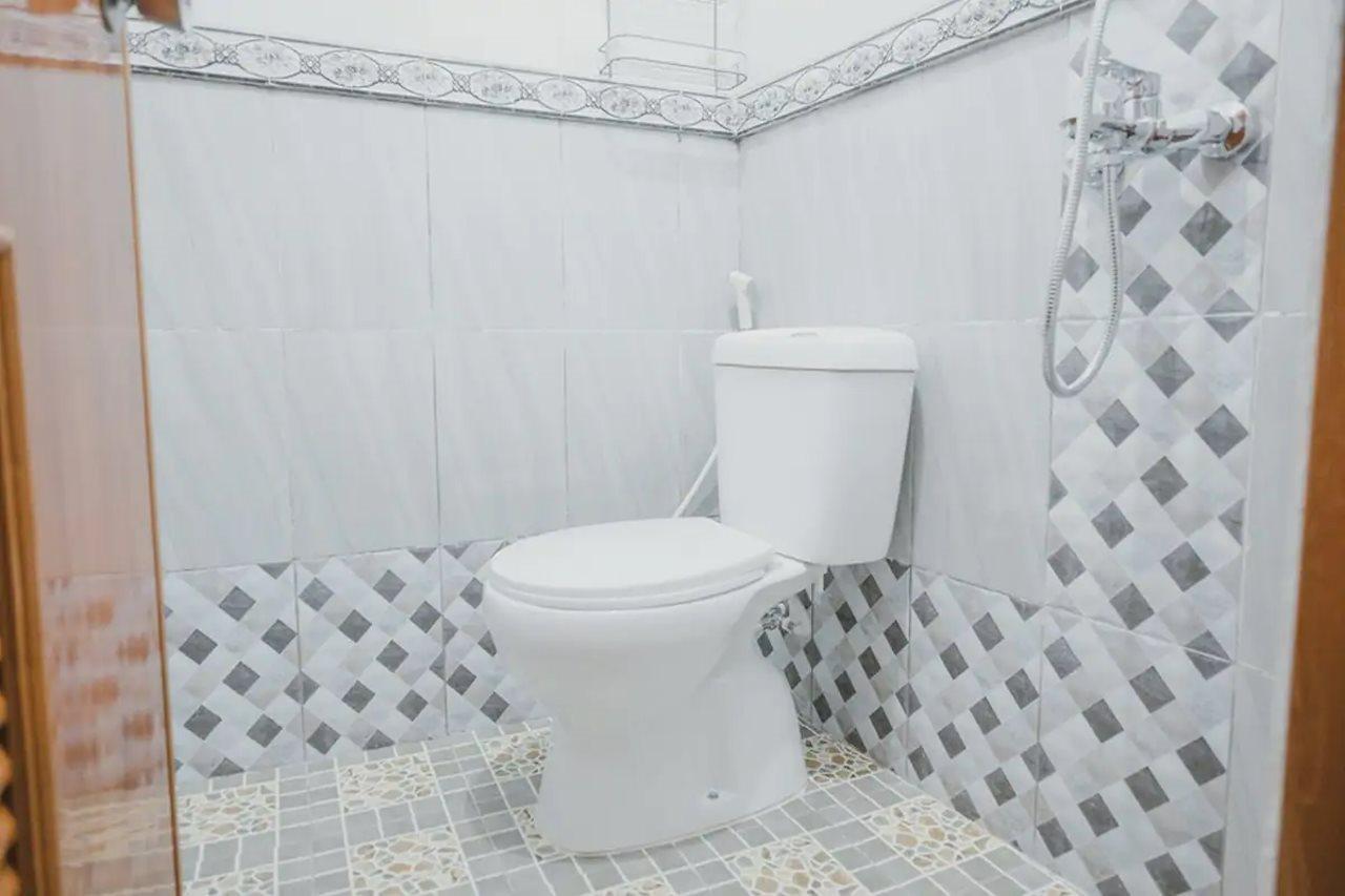 Reddoorz Syariah Near Siloam Hospital Kebon Jeruk Hotel Джакарта Екстериор снимка