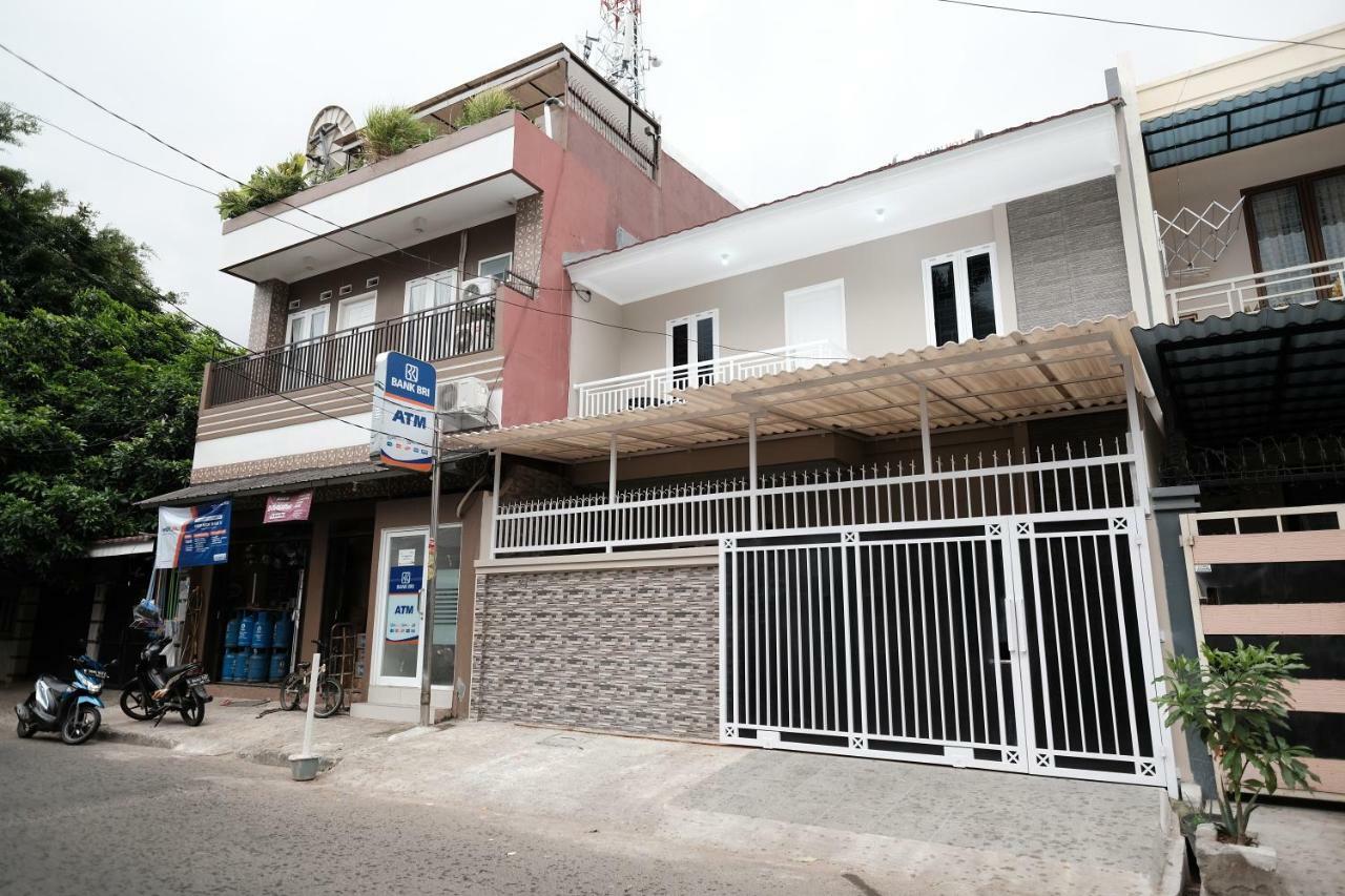 Reddoorz Syariah Near Siloam Hospital Kebon Jeruk Hotel Джакарта Екстериор снимка