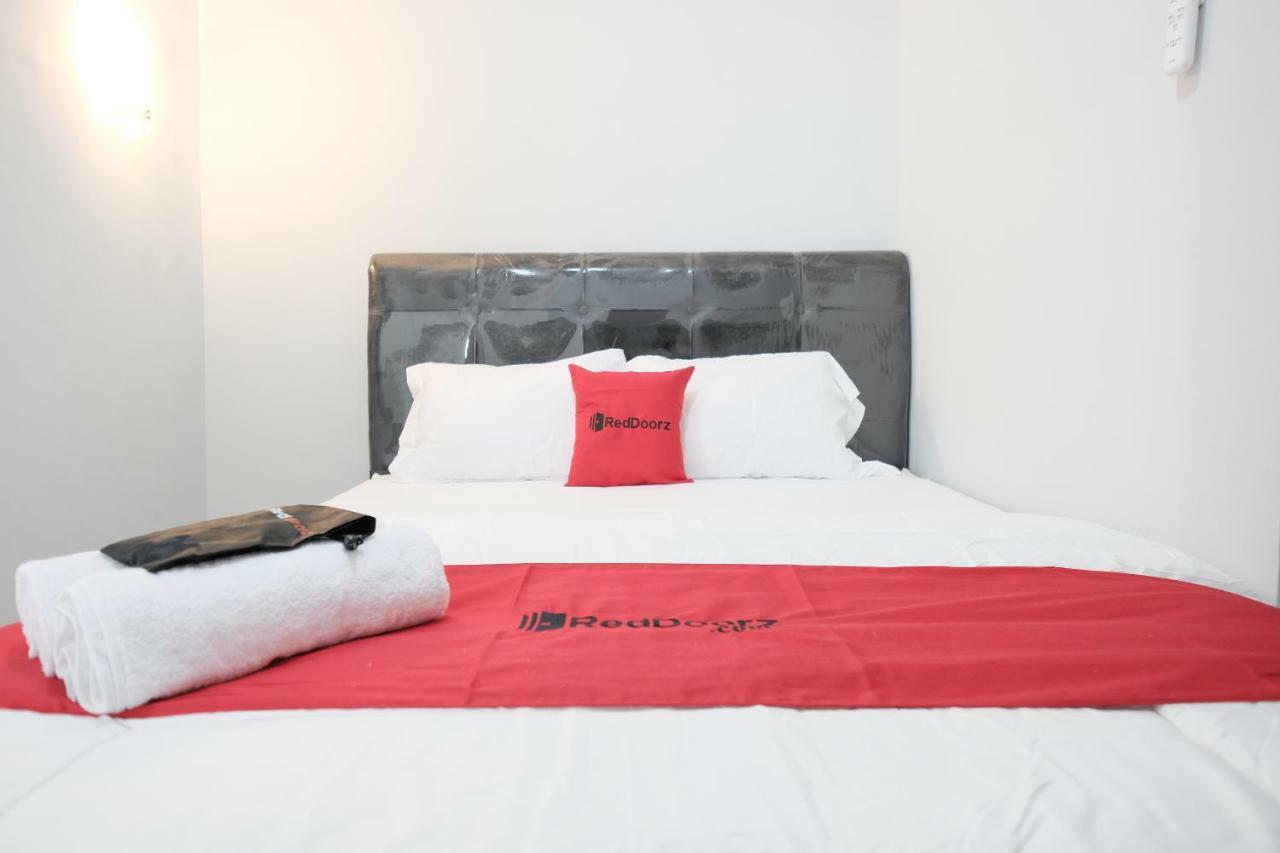 Reddoorz Syariah Near Siloam Hospital Kebon Jeruk Hotel Джакарта Екстериор снимка